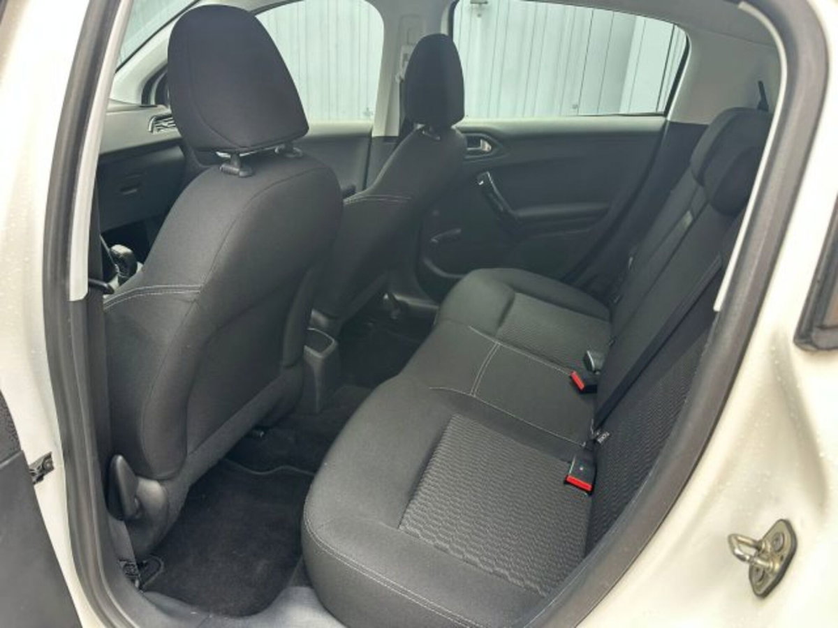 Peugeot 208 BlueHDi 100 Stop&Start 5 porte Active (7)