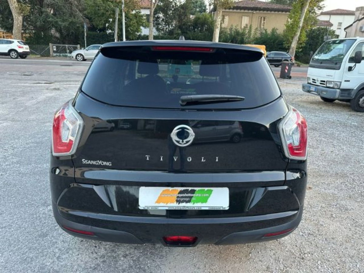 Ssangyong Tivoli 1.6d 2WD Black Edition (13)