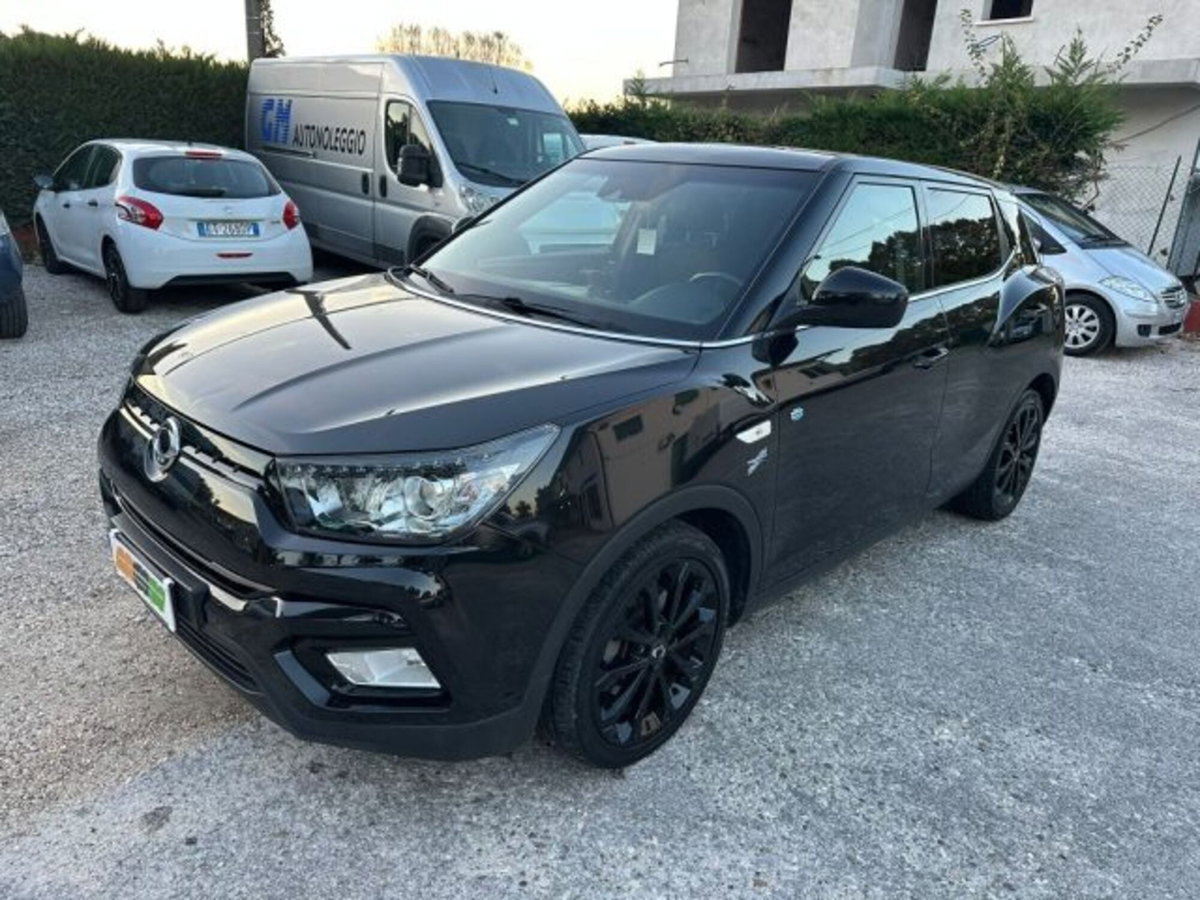 Ssangyong Tivoli 1.6d 2WD Black Edition (16)