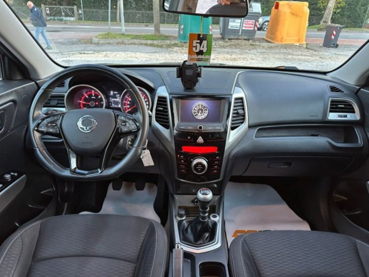 Ssangyong Tivoli 1.6d 2WD Black Edition (19)