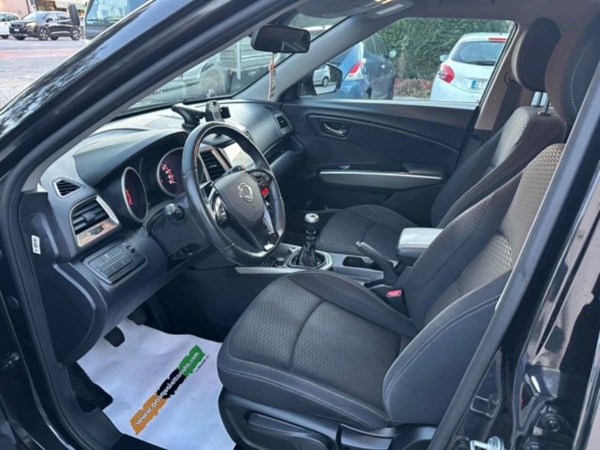 Ssangyong Tivoli 1.6d 2WD Black Edition (6)