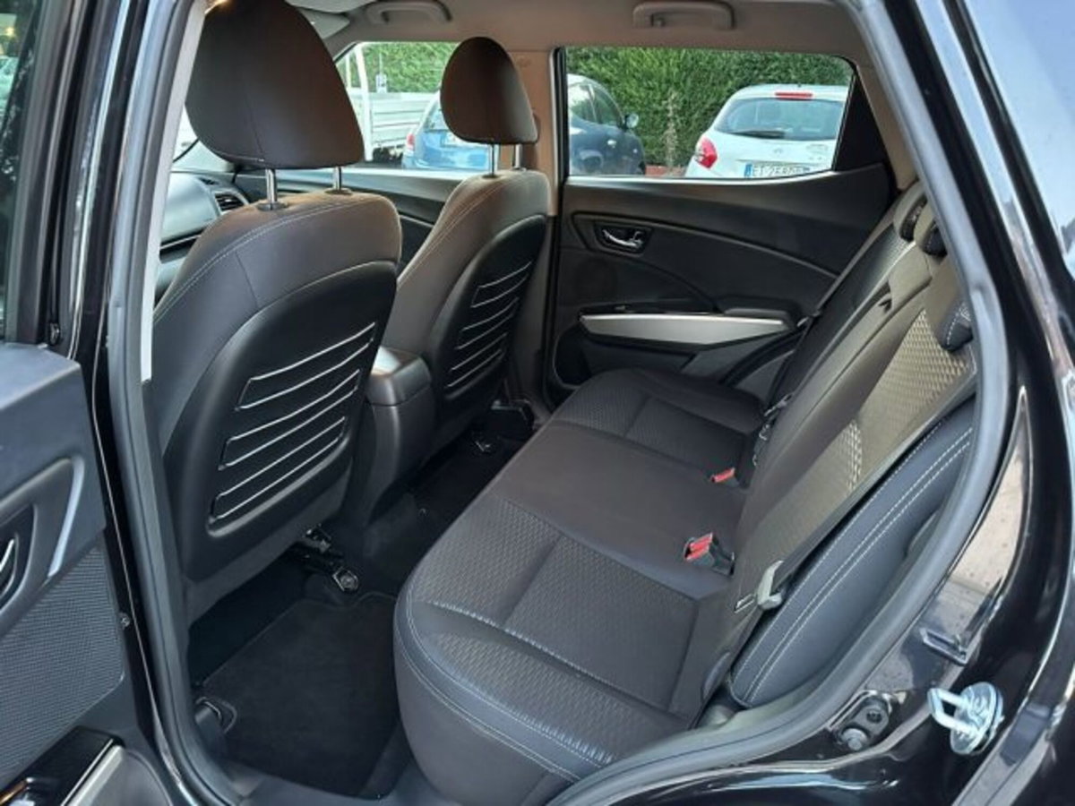 Ssangyong Tivoli 1.6d 2WD Black Edition (7)