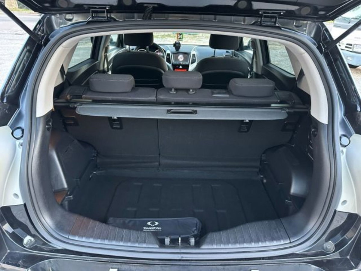 Ssangyong Tivoli 1.6d 2WD Black Edition (8)
