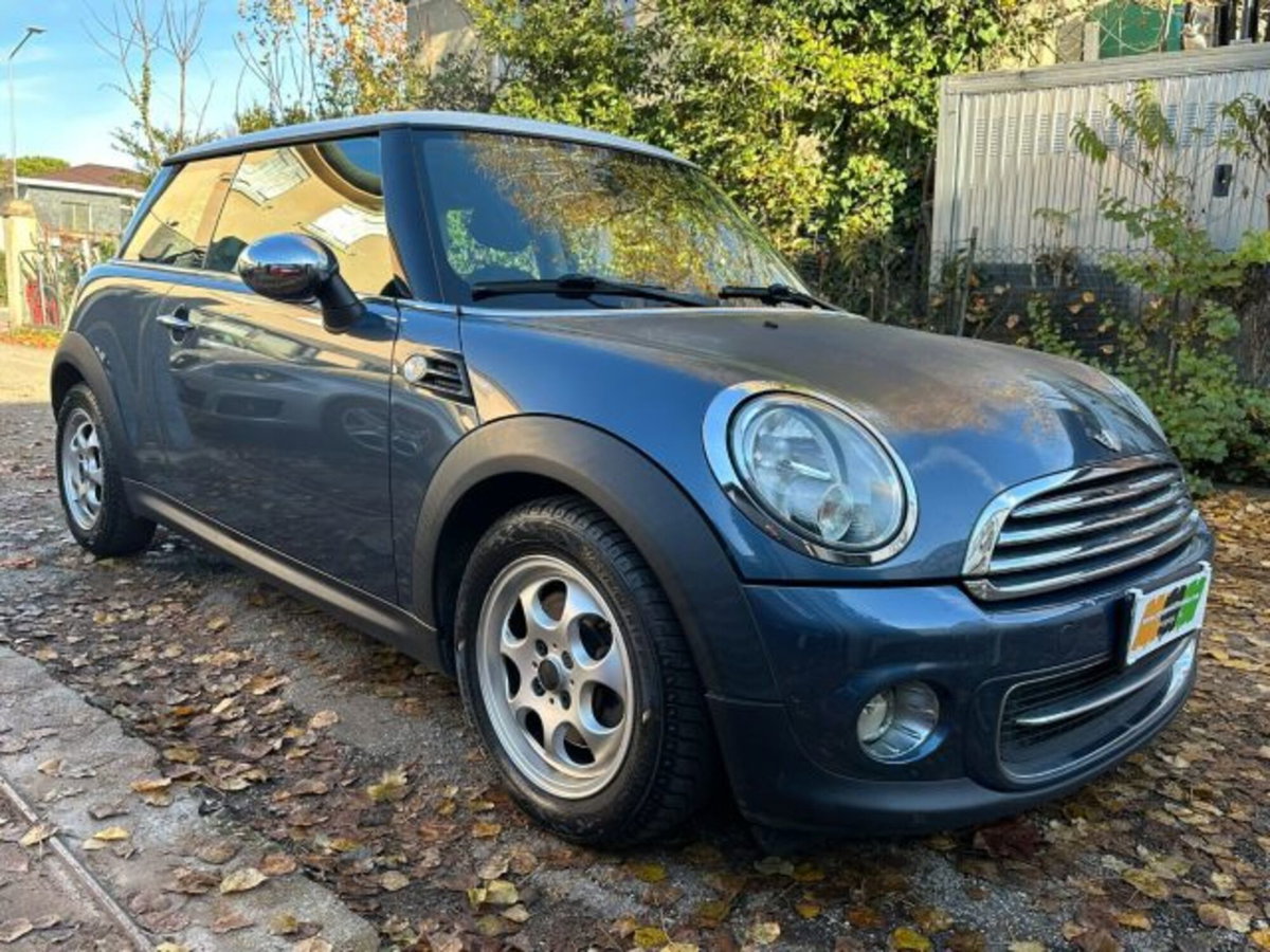 MINI Mini 1.6 16V Cooper (10)