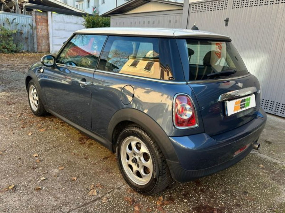 MINI Mini 1.6 16V Cooper (11)
