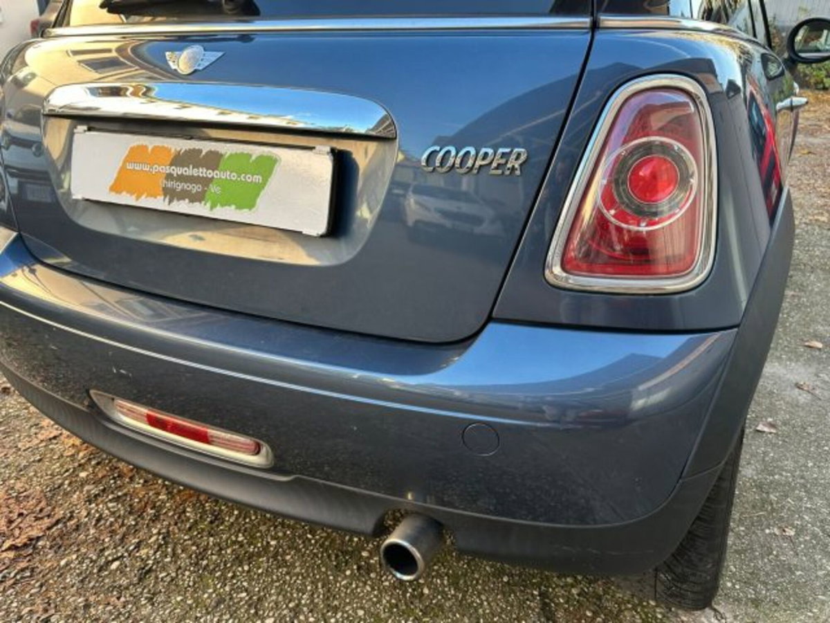MINI Mini 1.6 16V Cooper (17)