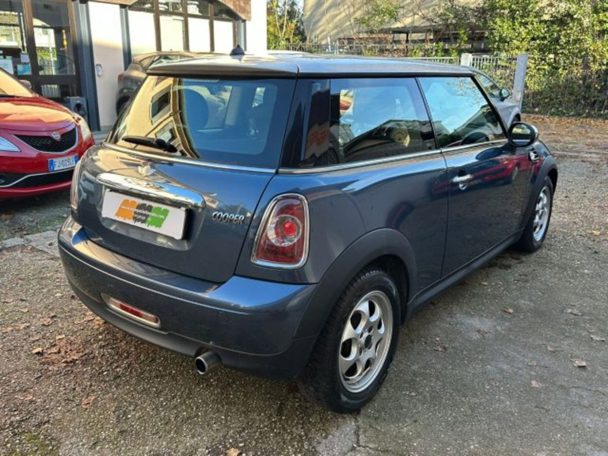 MINI Mini 1.6 16V Cooper (3)