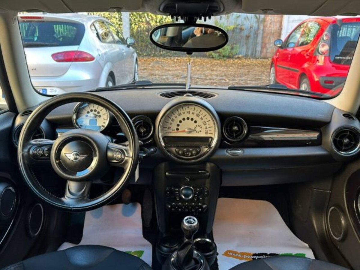 MINI Mini 1.6 16V Cooper (4)