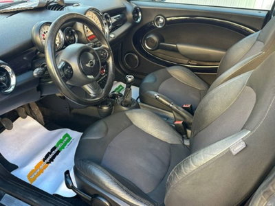 MINI Mini 1.6 16V Cooper (5)