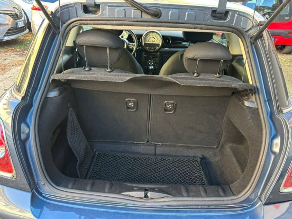 MINI Mini 1.6 16V Cooper (7)