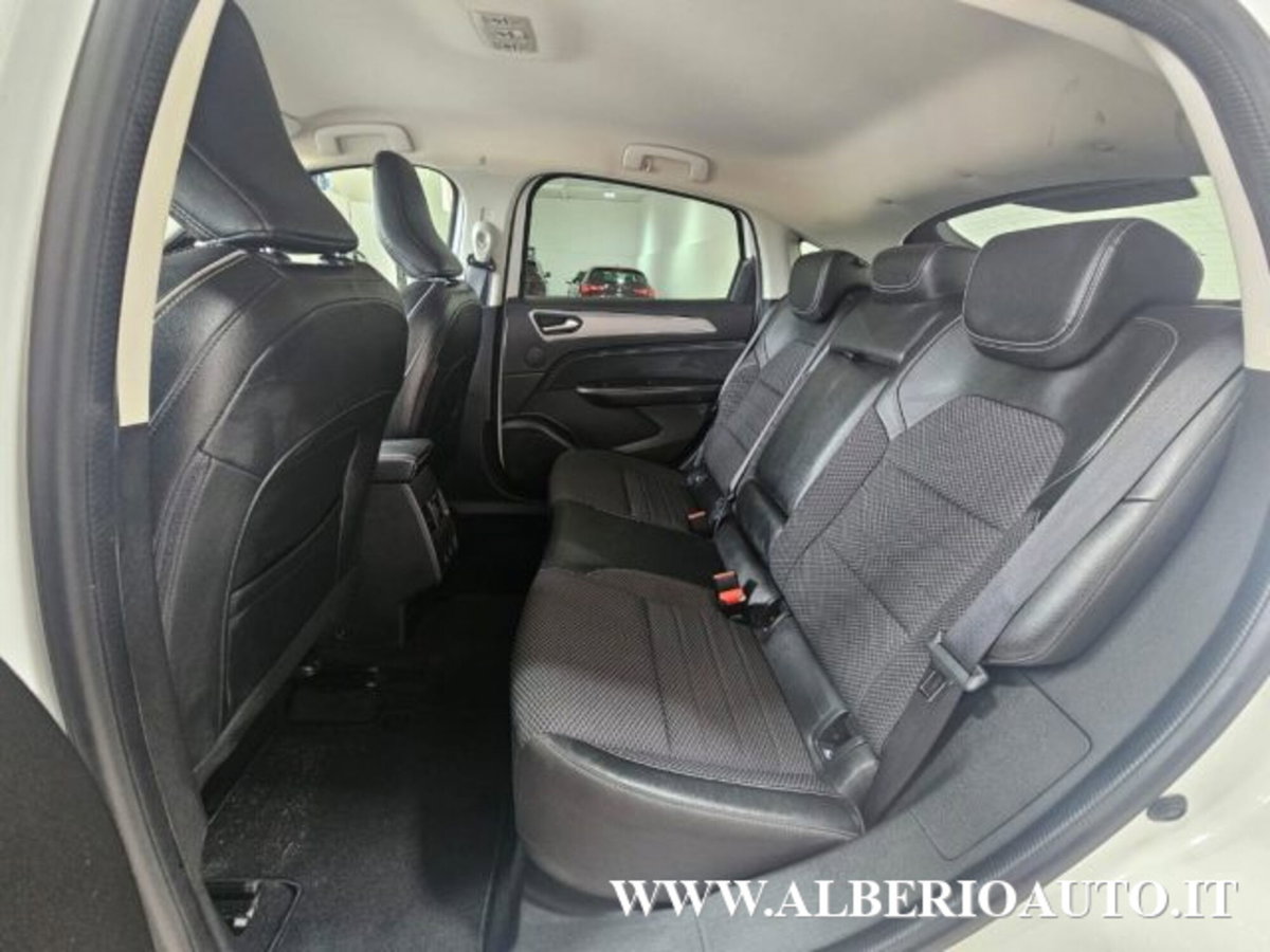Renault Arkana E-Tech 145 CV Intens (10)