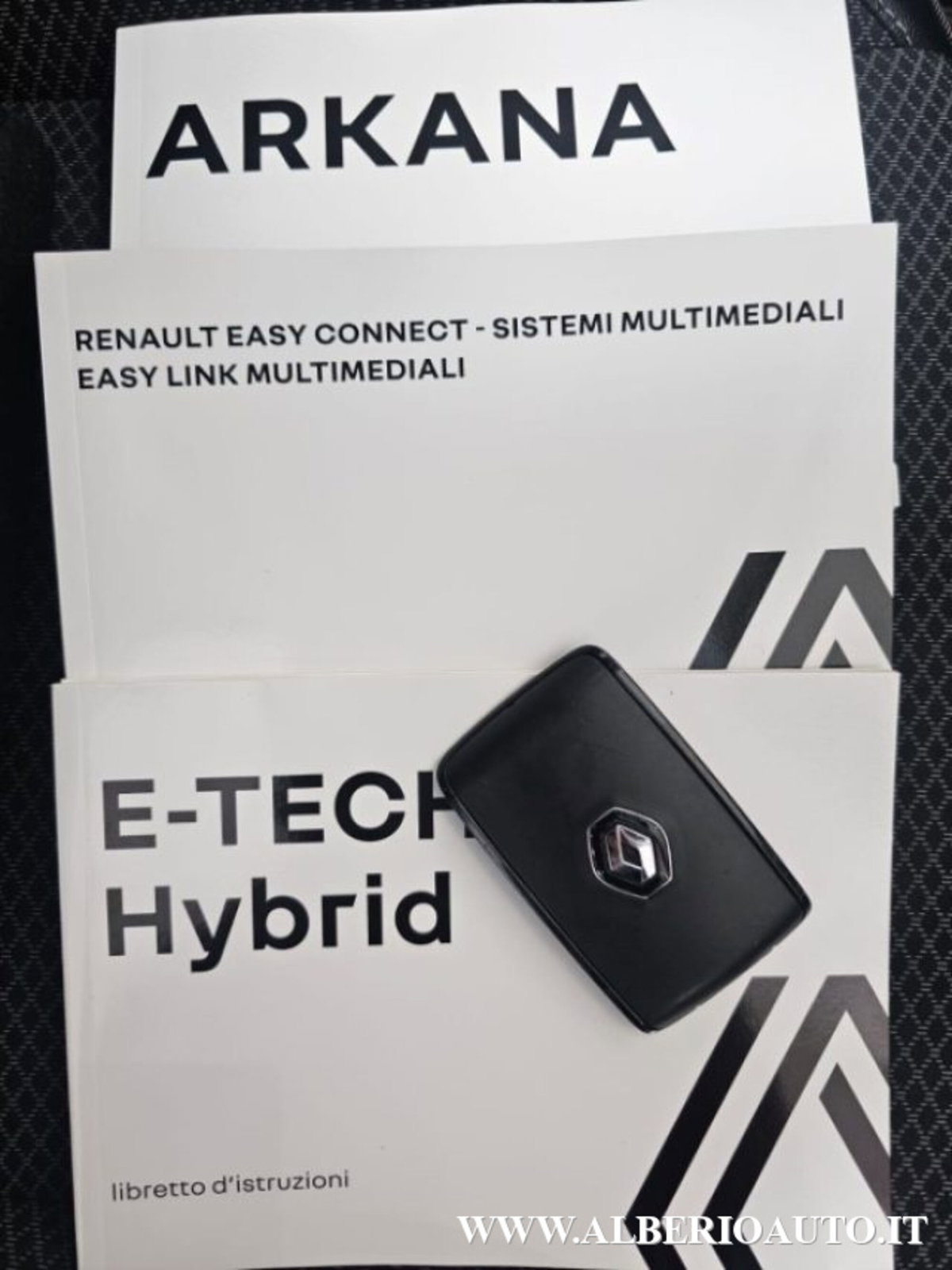 Renault Arkana E-Tech 145 CV Intens (20)