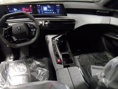 Peugeot 3008 1.2 hybrid Allure 145cv e-dcs6 (2)