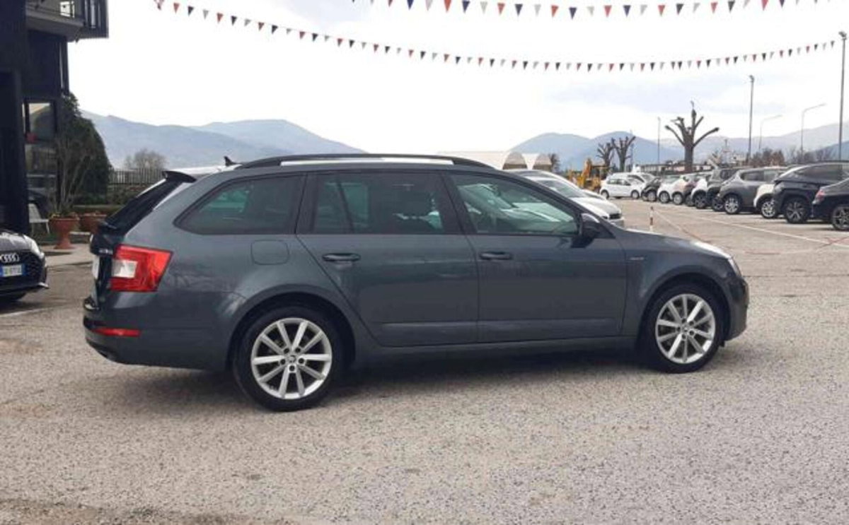 Skoda Octavia Station Wagon 2.0 TDI CR Wagon Ambition (11)