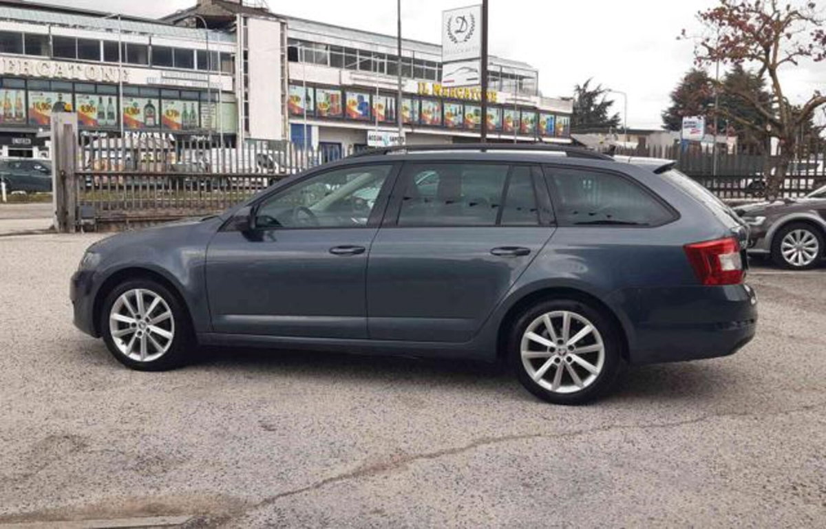 Skoda Octavia Station Wagon 2.0 TDI CR Wagon Ambition (6)