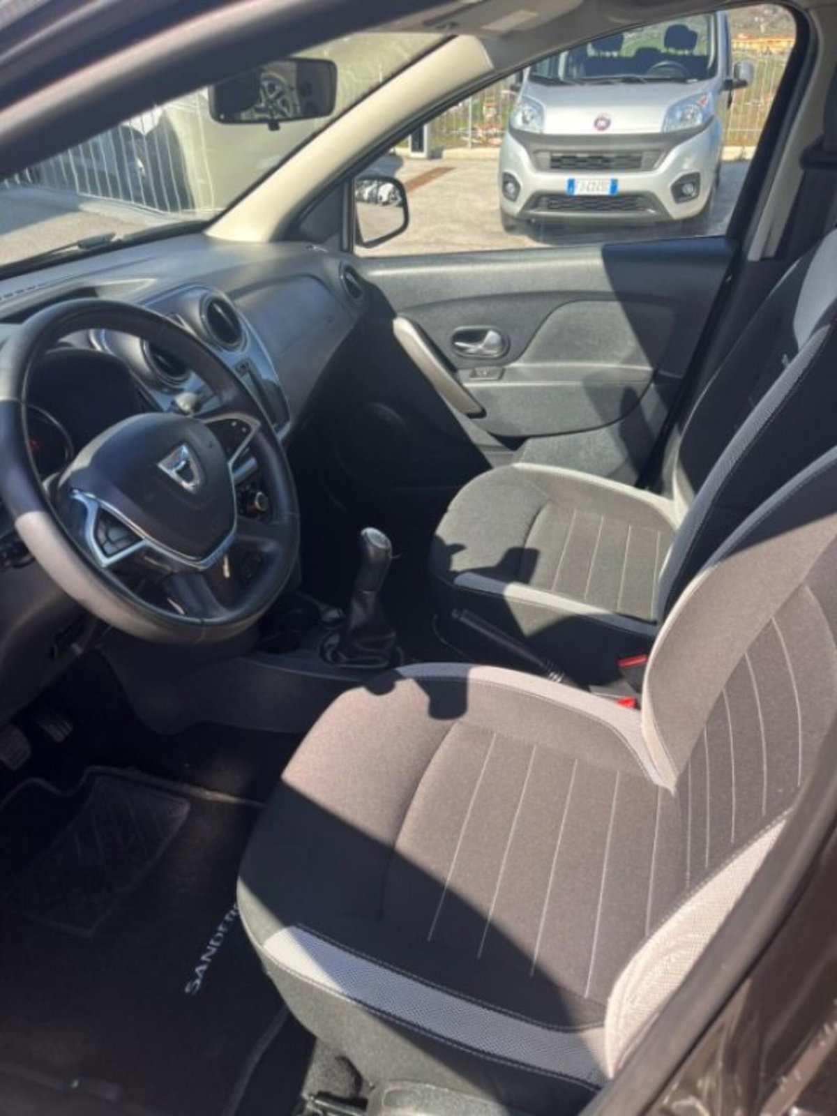 Dacia Sandero Stepway 1.5 Blue dCi 95 CV Comfort (2)
