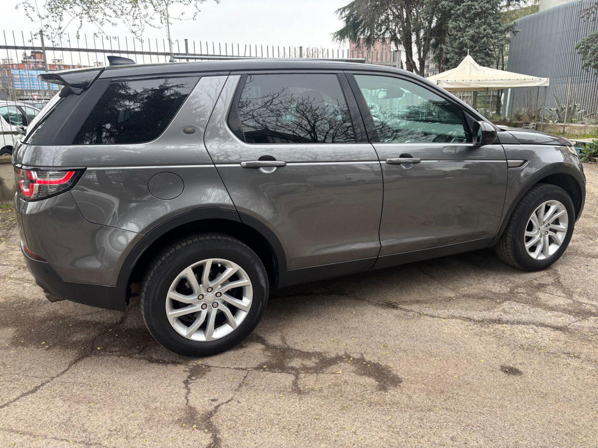 Land Rover Discovery Sport 2.0 TD4 150 CV Pure (5)
