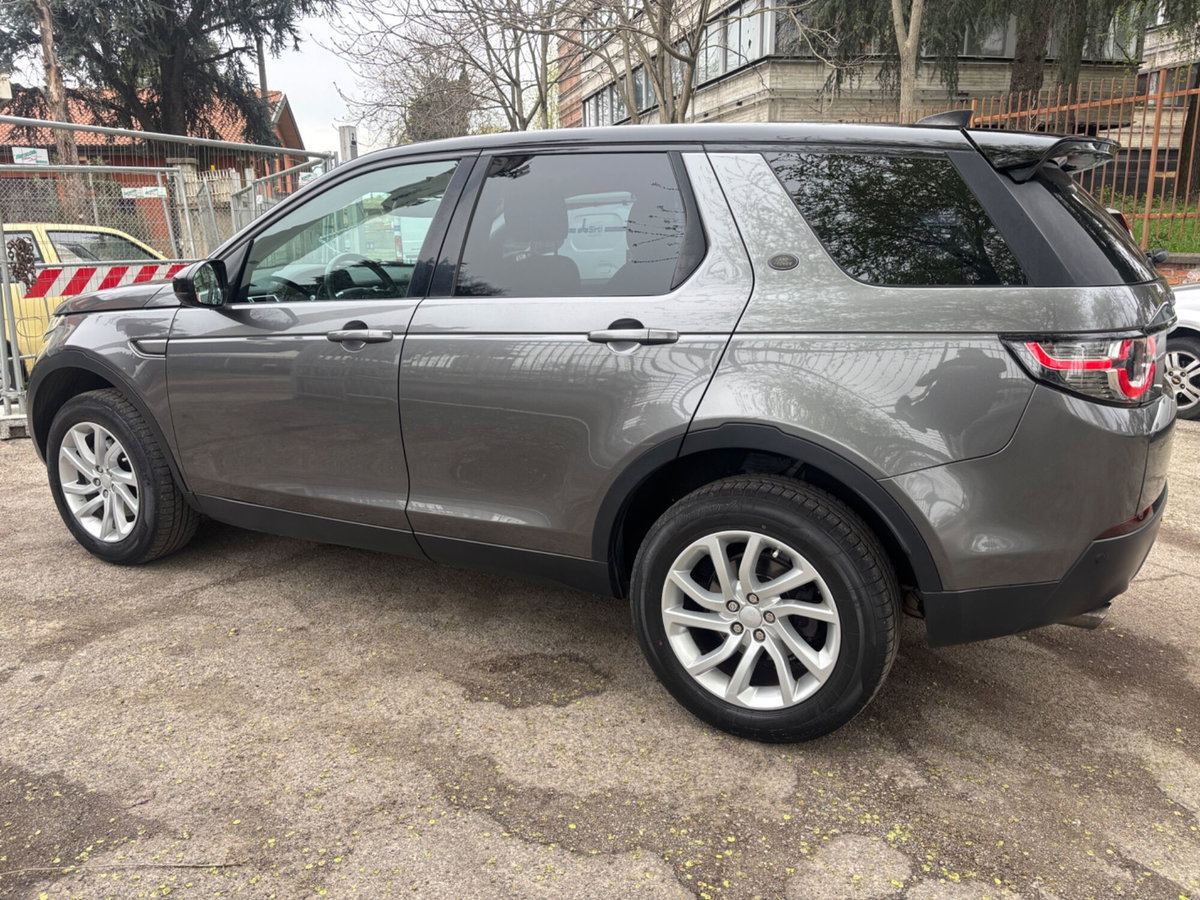 Land Rover Discovery Sport 2.0 TD4 150 CV Pure (7)
