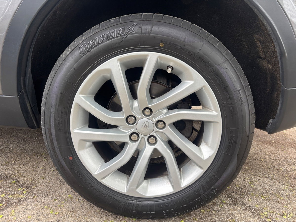 Land Rover Discovery Sport 2.0 TD4 150 CV Pure (8)