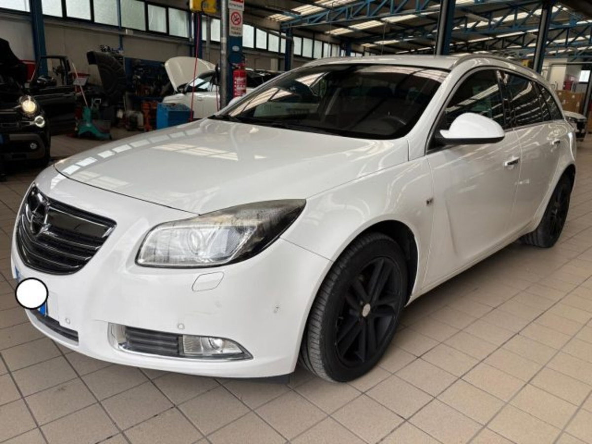 Opel Insignia Station Wagon CDTI 160CV Sports Elective (2)