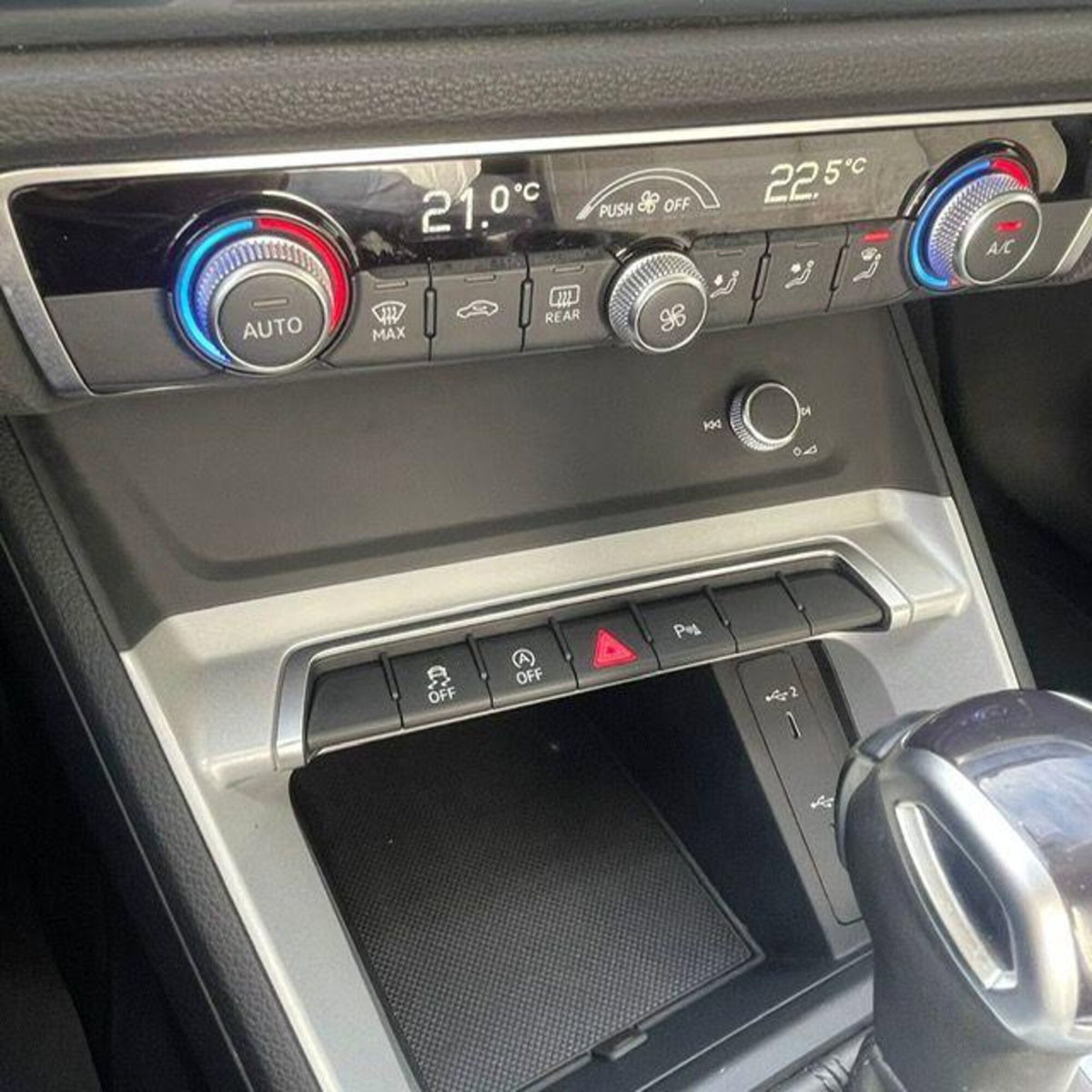 Audi Q3 35 TDI quattro S tronic Business (10)