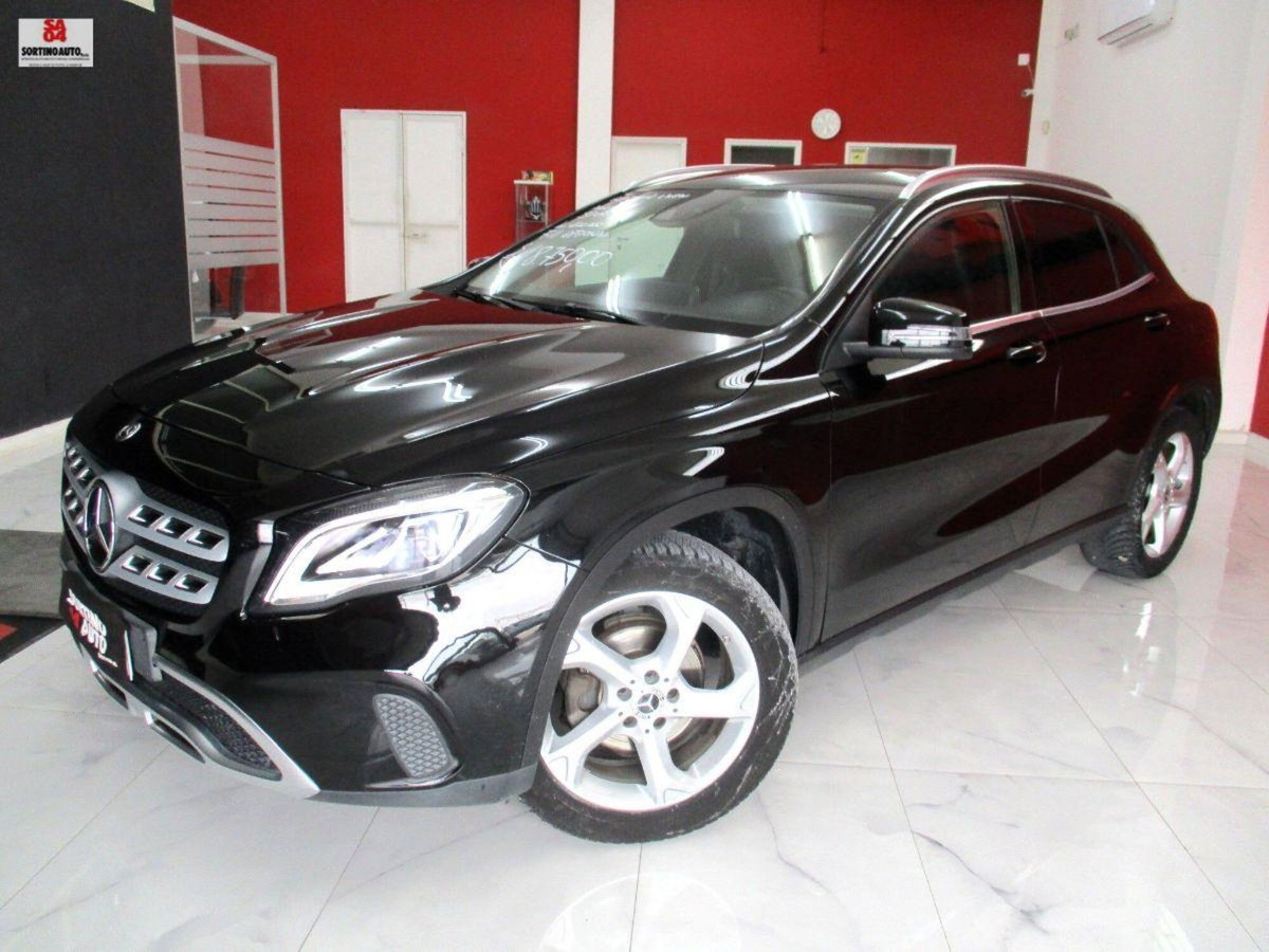 Mercedes-Benz GLA SUV 200 d Automatic Premium