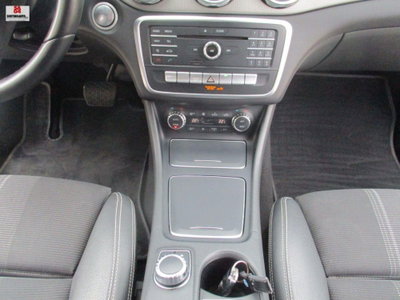 Mercedes-Benz GLA SUV 200 d Automatic Premium (12)