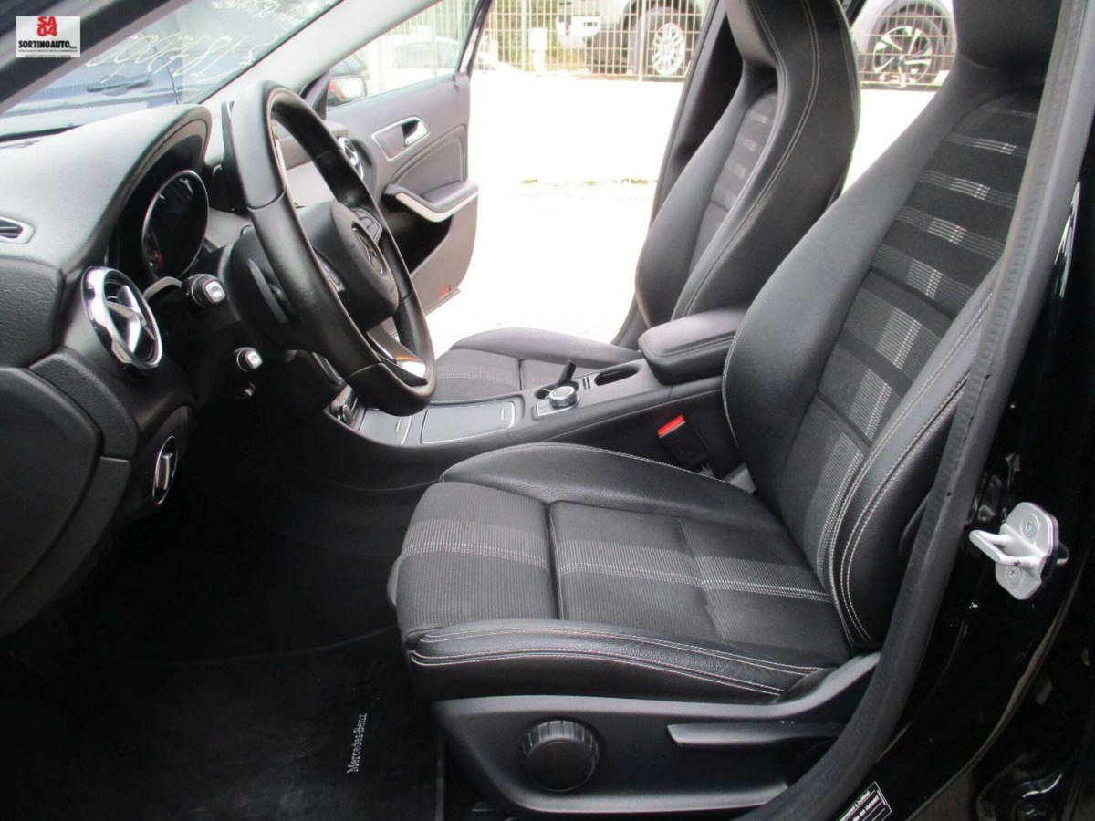 Mercedes-Benz GLA SUV 200 d Automatic Premium (14)