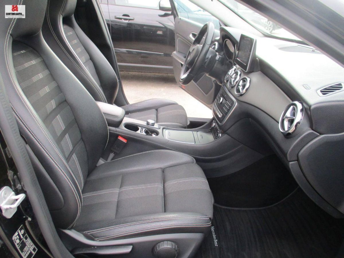Mercedes-Benz GLA SUV 200 d Automatic Premium (18)