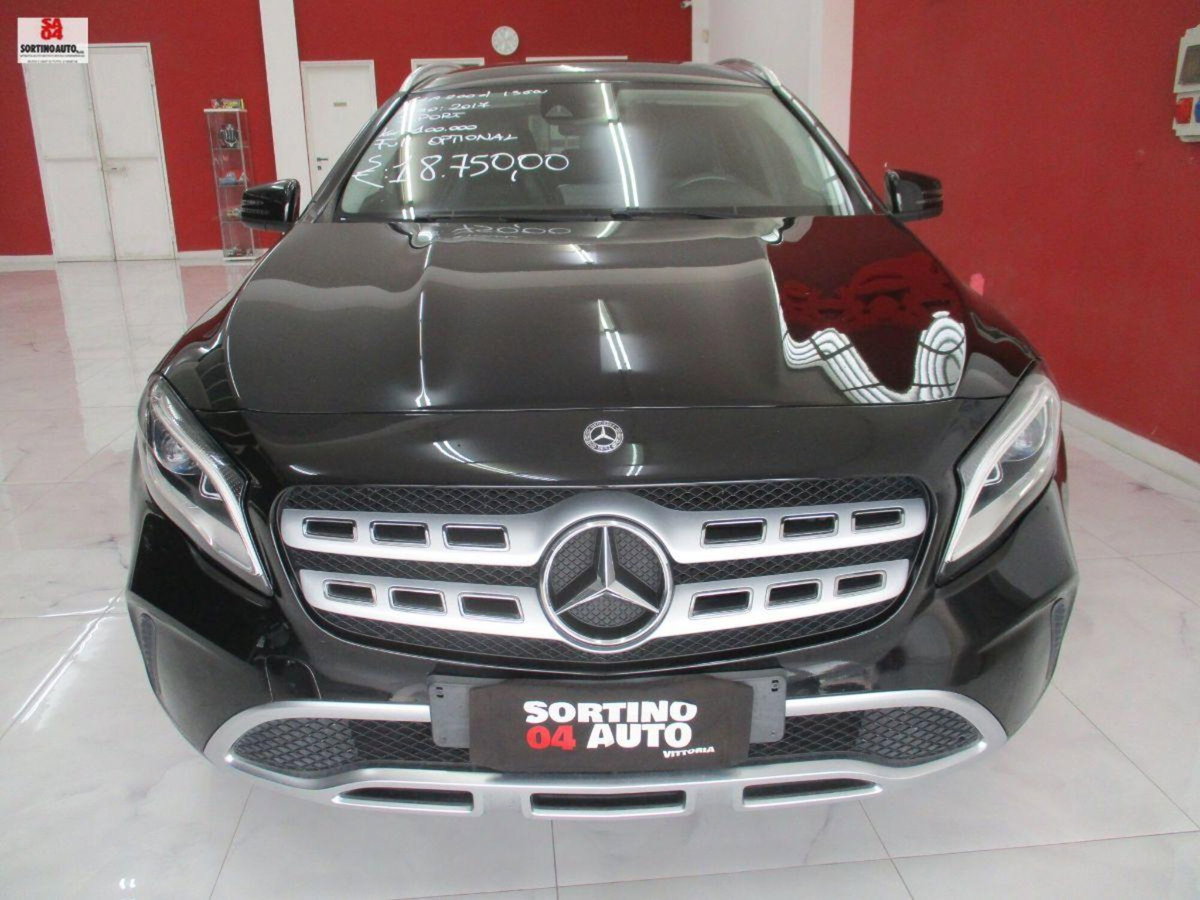 Mercedes-Benz GLA SUV 200 d Automatic Premium (5)
