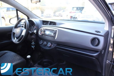 Toyota Yaris 1.0 5 porte Active (10)