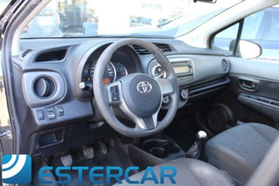 Toyota Yaris 1.0 5 porte Active (3)