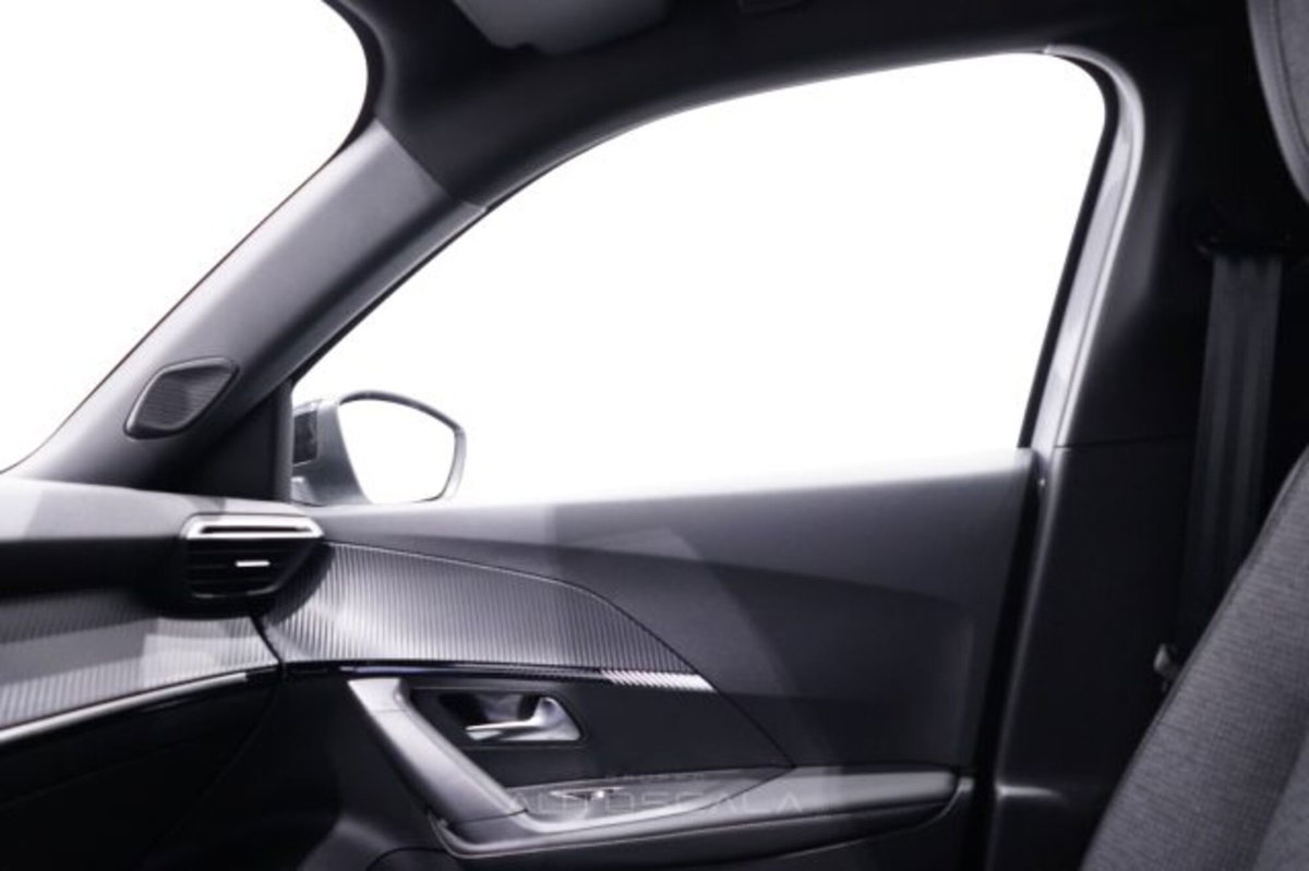 Peugeot 2008 1.2 puretech Allure s&s 100cv (19)