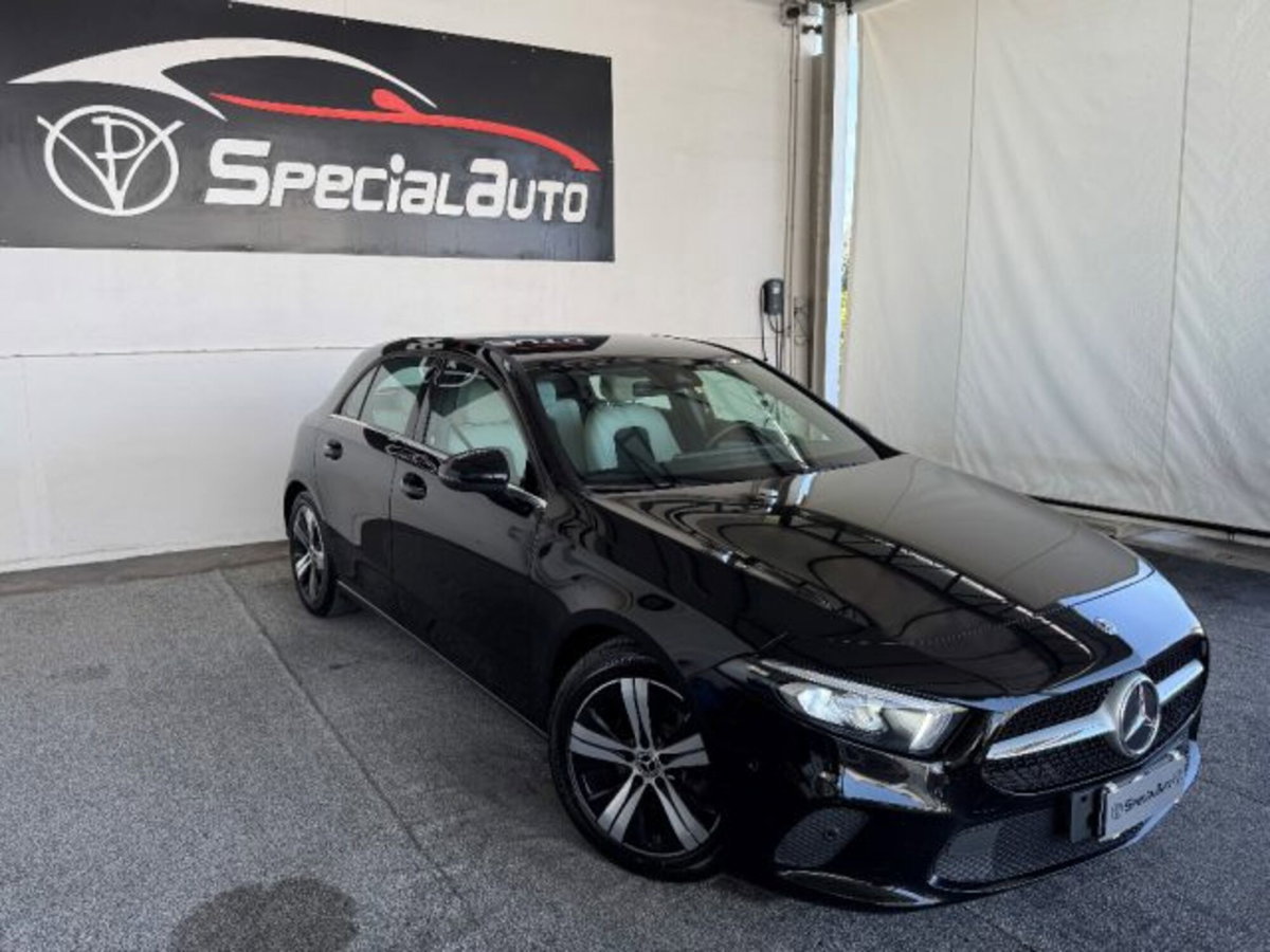 Mercedes-Benz Classe A Sedan 180 d Automatic 4p. Premium (11)