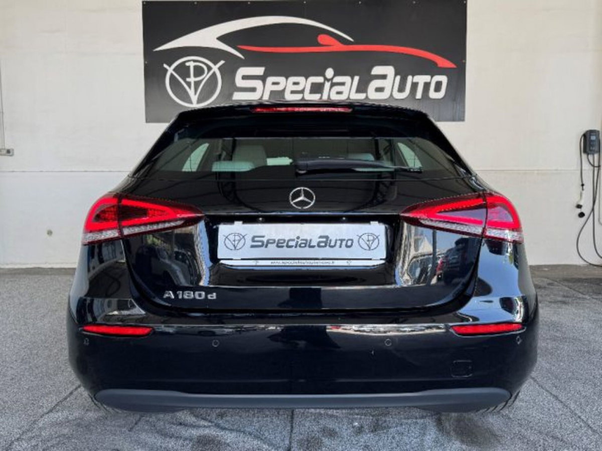 Mercedes-Benz Classe A Sedan 180 d Automatic 4p. Premium (15)