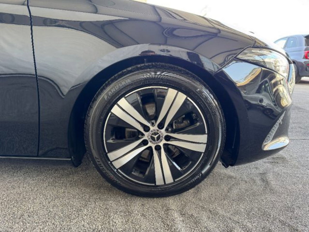 Mercedes-Benz Classe A Sedan 180 d Automatic 4p. Premium (17)