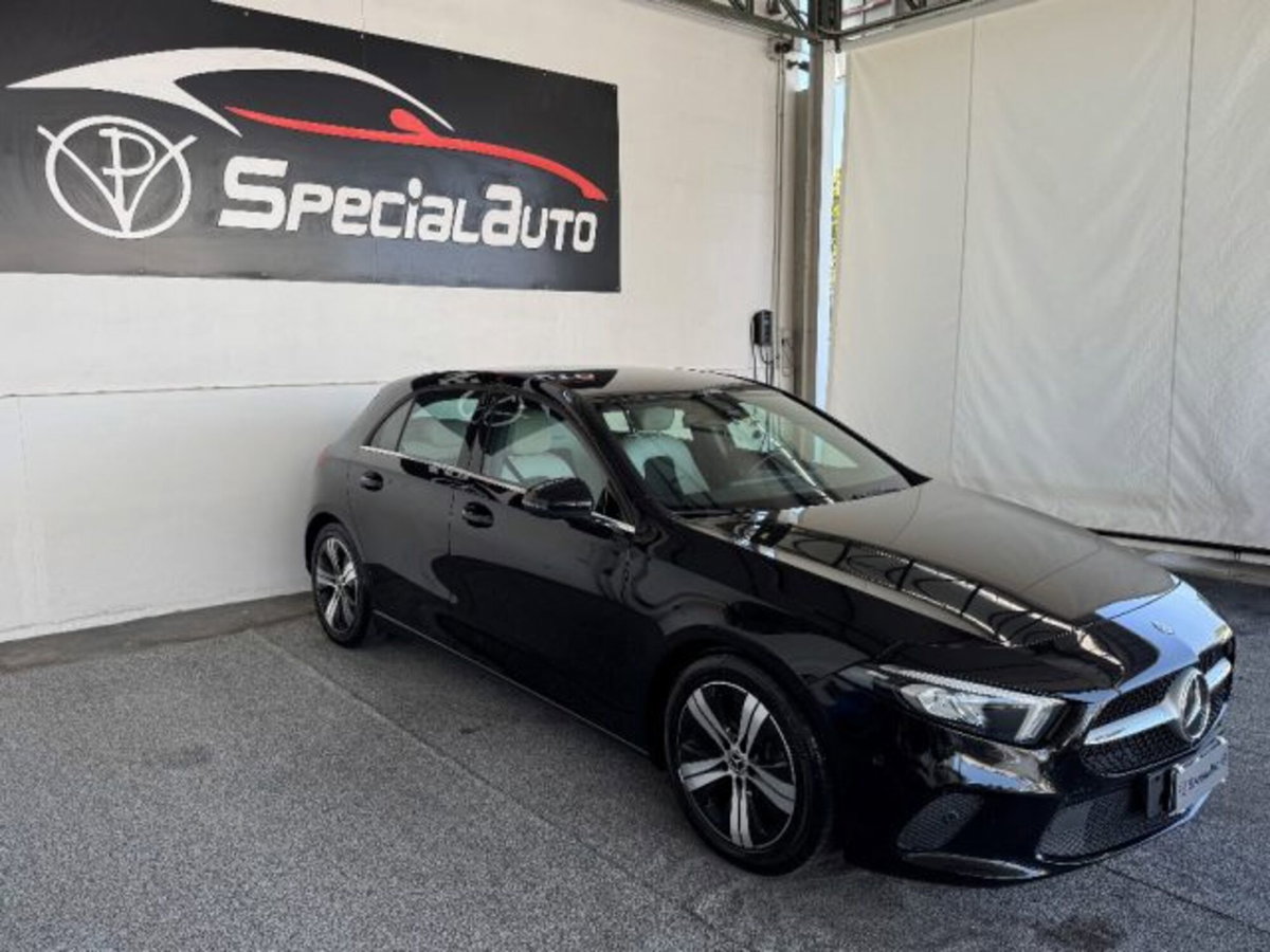 Mercedes-Benz Classe A Sedan 180 d Automatic 4p. Premium (2)