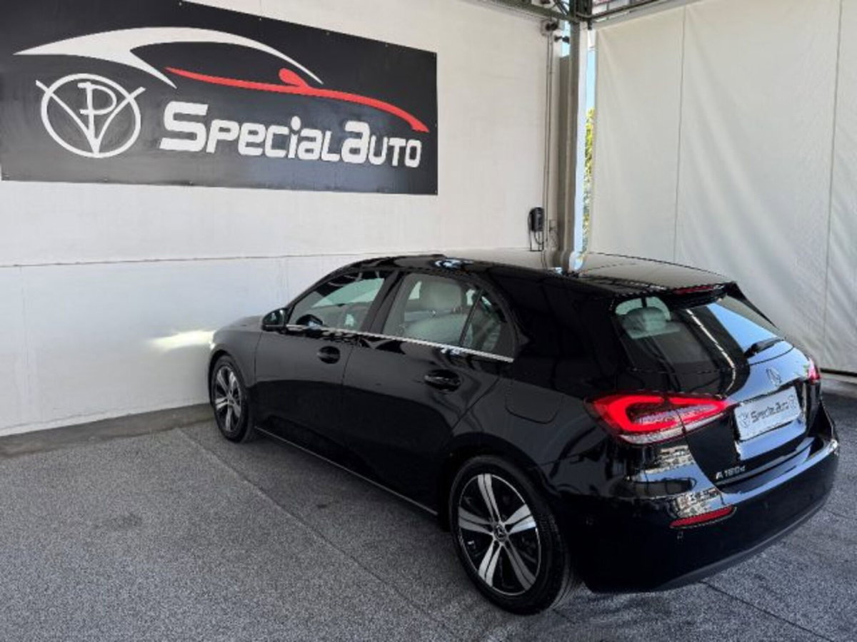 Mercedes-Benz Classe A Sedan 180 d Automatic 4p. Premium (4)