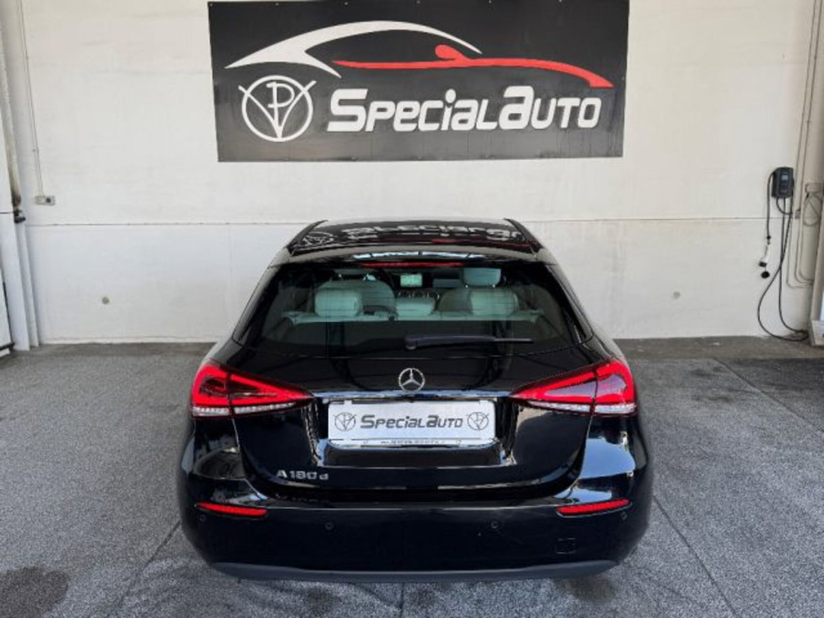 Mercedes-Benz Classe A Sedan 180 d Automatic 4p. Premium (6)
