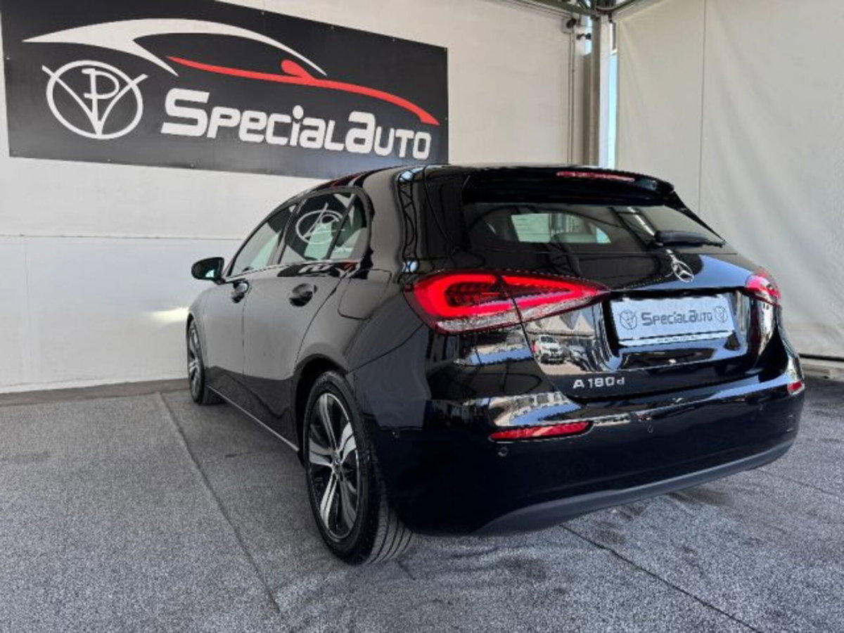 Mercedes-Benz Classe A Sedan 180 d Automatic 4p. Premium (9)