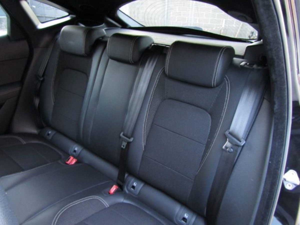 Jaguar E-Pace 2.0D 150 CV AWD aut. R-Dynamic (14)