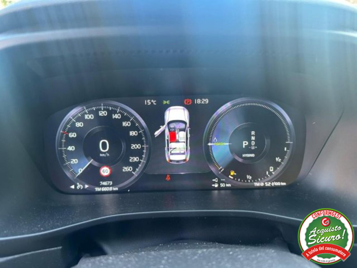 Volvo XC40 T5 Recharge Plug-in Hybrid automatico Core (8)