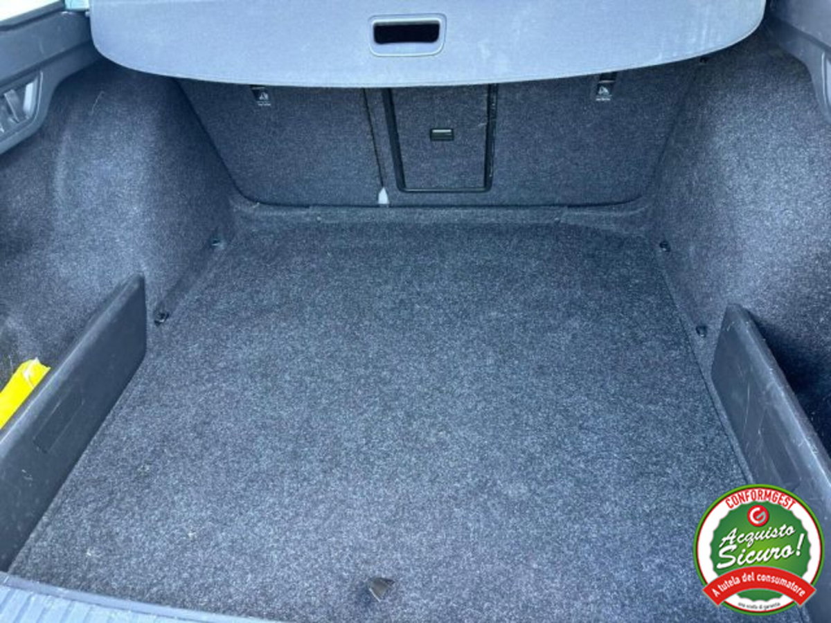 Skoda Octavia Station Wagon 2.0 TDI EVO SCR DSG Wagon Executive (16)