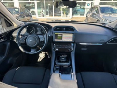 Jaguar F-Pace 2.0 D 180 CV AWD aut. Pure (10)