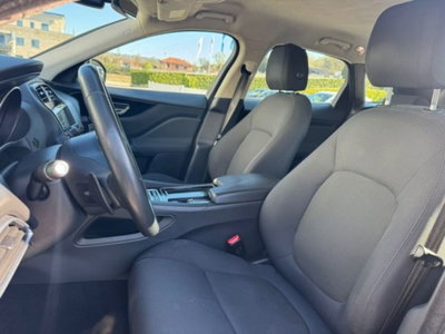 Jaguar F-Pace 2.0 D 180 CV AWD aut. Pure (9)