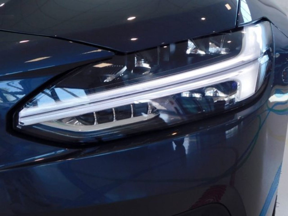 Volvo S90 B5 (d) AWD automatico Plus Dark (10)