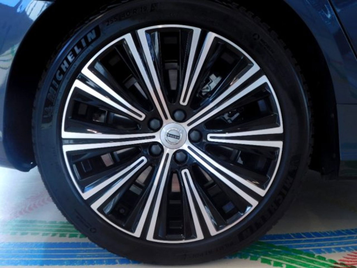 Volvo S90 B5 (d) AWD automatico Plus Dark (11)