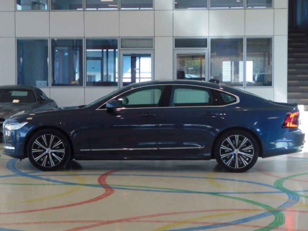 Volvo S90 B5 (d) AWD automatico Plus Dark (15)