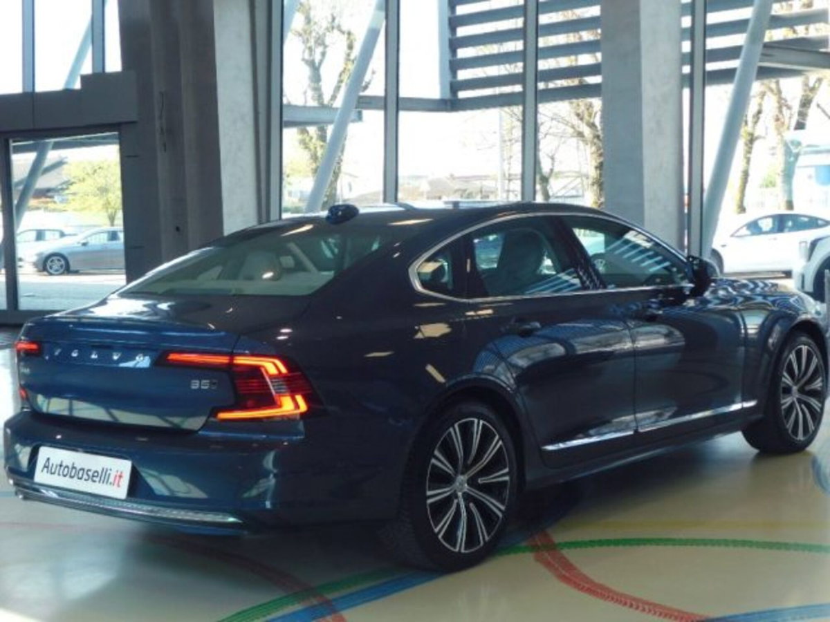 Volvo S90 B5 (d) AWD automatico Plus Dark (19)