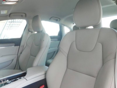 Volvo S90 B5 (d) AWD automatico Plus Dark (3)